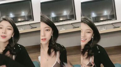 女神回归第三弹！【奶球】再约新男主~穿黑丝被干~真骚~！~边操还边扇耳光辱骂，调教发泄 (1)