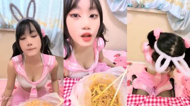 二次元，大长腿【大白兔柳岩】新人下海，学妹挺可爱，~少女的肉体总是那么美，那么诱人 (1)