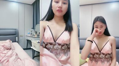 【升级版武圣】清纯学生妹，大大的眼睛，修长苗条的身材，洗澡撒尿自慰一条龙展示 (5)