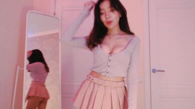 【梦幻女神】新人御姐，超骚超性感，少妇的理想状态，胸大，人白貌美，骚的让人心痒痒，各种花活真是不少 (1)