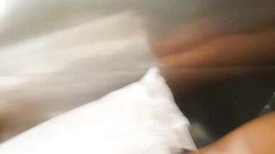 地铁站一路跟踪抄底多位美女少妇❤️好奇她们下面都穿着什么样的内内 (9)