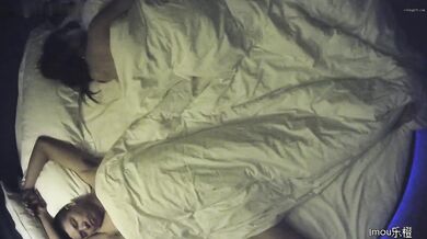 《监控破解》偷窥精壮小伙和极品少妇酒店开房啪啪连干两炮