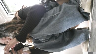 路边公园女厕全景偷拍5位美女嘘嘘各种美鲍完美展示