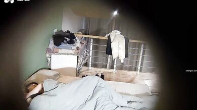 居家摄像头破解极品美女带着男友回家里打炮身材皮肤都是一流